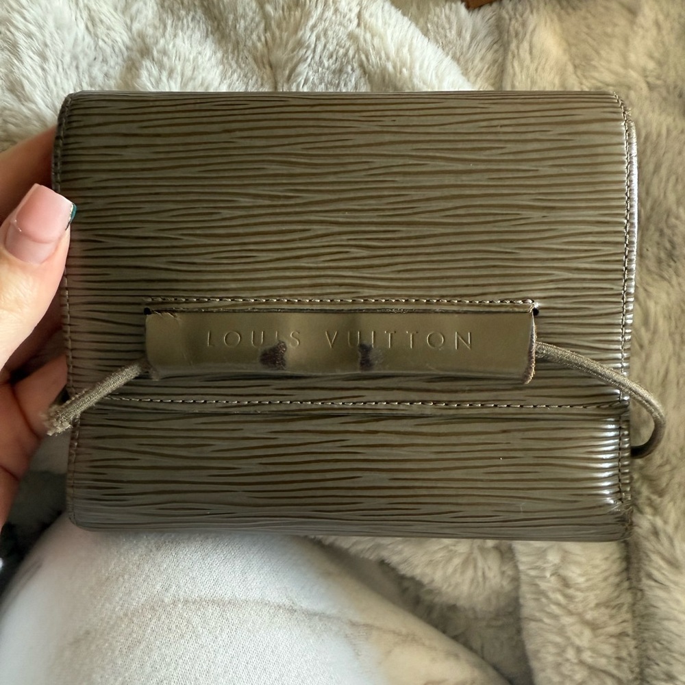 Louis Vuitton Olive Trifold